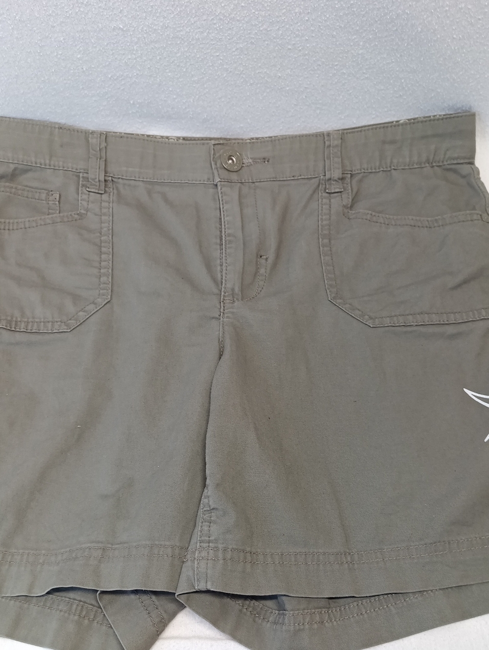 Gloria Vanderbilt Olive Cargo Shorts